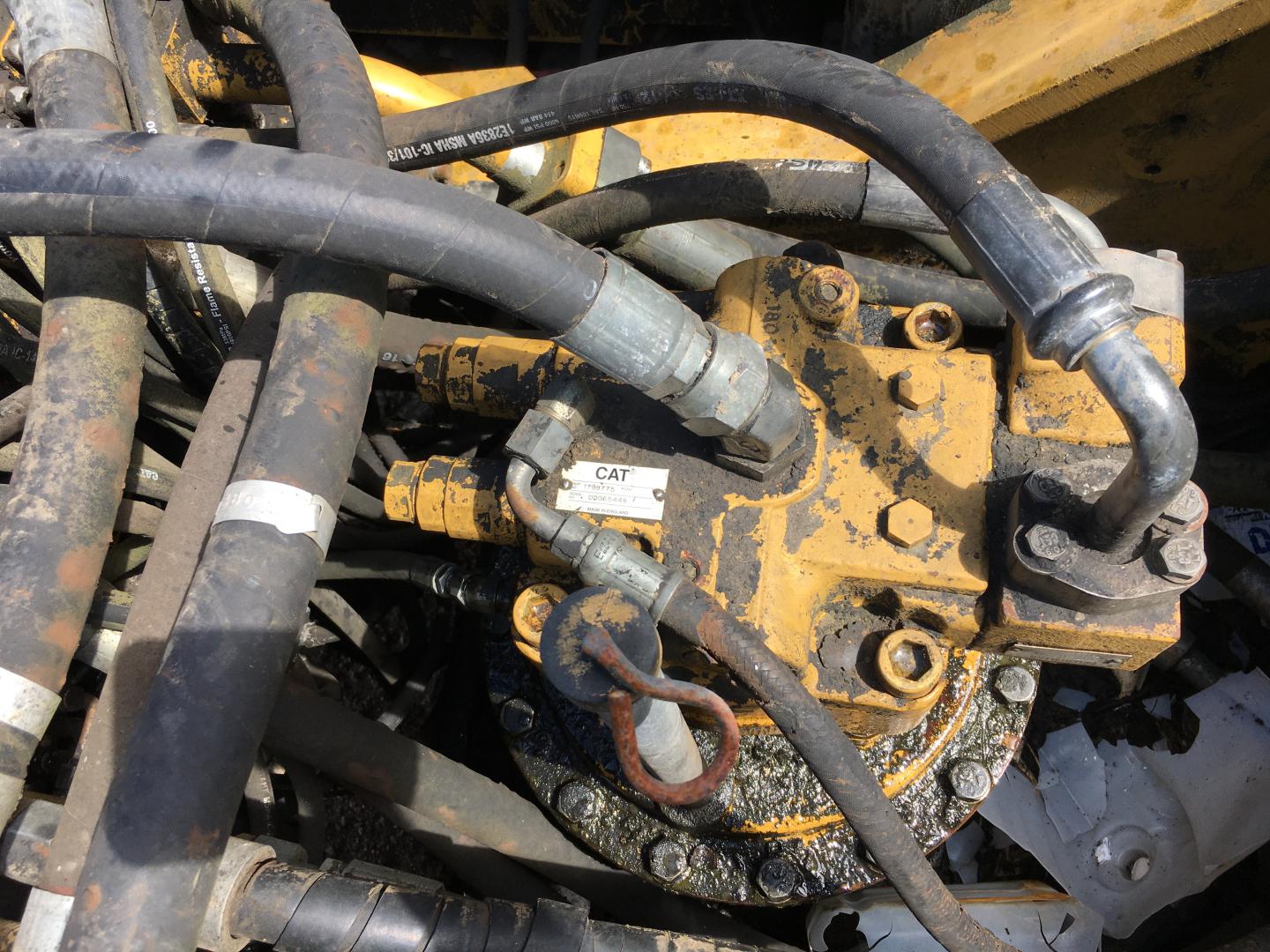 ./imagenes/INVOICE/2019/16931/EXCAVADORA CAT 325D (31).JPG